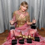 Taylor Swift l-a întrecut pe Michael Jackson la numărul de premii ale industriei muzicale americane
