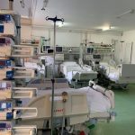 15:46 Medicul care tratează bolnavii de COVID-19 la Craiova: Mai bine două săptămâni acasă, decât două săptămâni intubat!