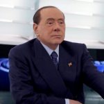 11:22 Berlusconi, spitalizat după ce a fost confirmat cu COVID