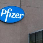 CEO-ul Pfizer: A treia doză de vaccin anti-COVID, probabil necesară. Apoi, vaccinarea anuală