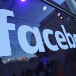 Facebook plănuiește să-și schimbe numele