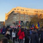 18:34 Proteste anti-restricţii la Ploieşti și Sibiu. "Nu ne testăm, nu ne vaccinăm"