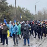 16:12 Mii de ucraineni apără cu mâinile goale cea mai mare centrală nucleară din Europa