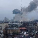 19:20 5 morţi şi 5 răniţi după atacul asupra turnului televiziunii la Kiev