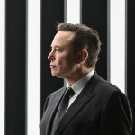 Elon Musk a devenit principalul acționar al Twitter