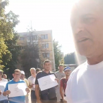Protest în fața unui hotel din Târgu-Jiu. ”Bankwatch nu uita, Gorjul nu-l vei ruina!”