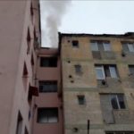 12:32 Târgu-Jiu: Incendiu la etajul 4 al unui bloc